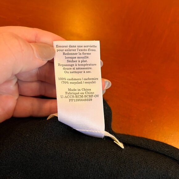 EVERLANE Black 100% Cashmere Scarf 12 x 78 Quiet Luxury Wrap Winter Womens Mens - Picture 5 of 5